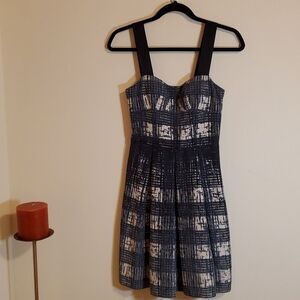 Guess gray, black & cream pleated dress size 1